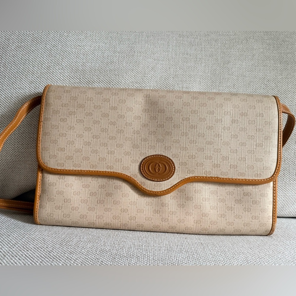Gucci Micro GG clutch/shoulder Beige and Tan  Bag (two way bag)